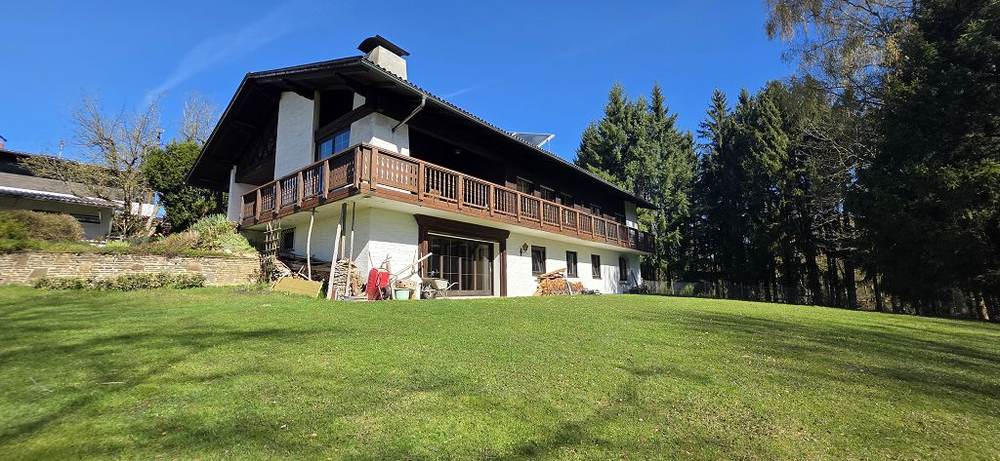 Am Balkon von Schärding: Direktor-Landhaus in unverbaubarer Grünrandlage, ca. 230 m² Wohnfläche